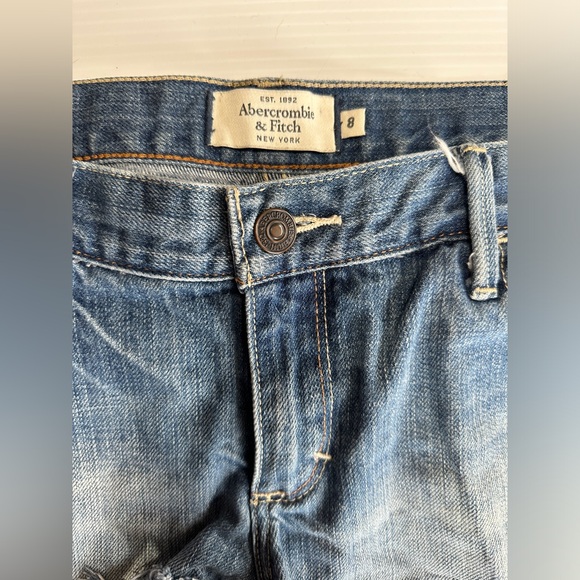 ABERCROMBIE FITCH ripped ladies denim jean shorts Size 8 - Picture 2 of 6